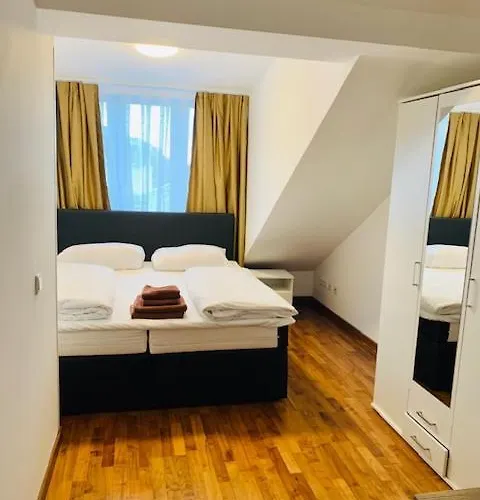 Aurellia Deluxe Apartament *
